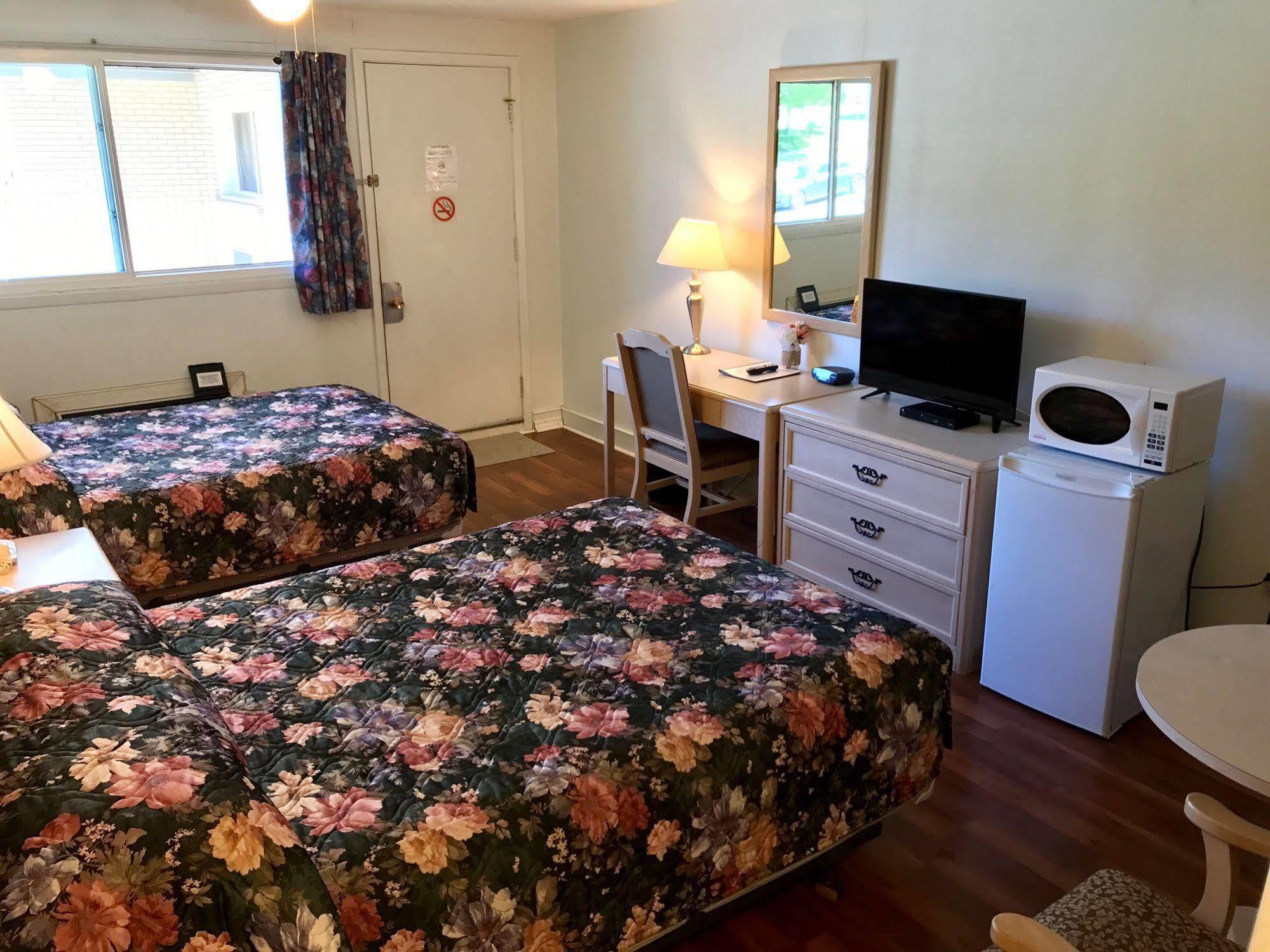 Lake City Motel Dartmouth Extérieur photo