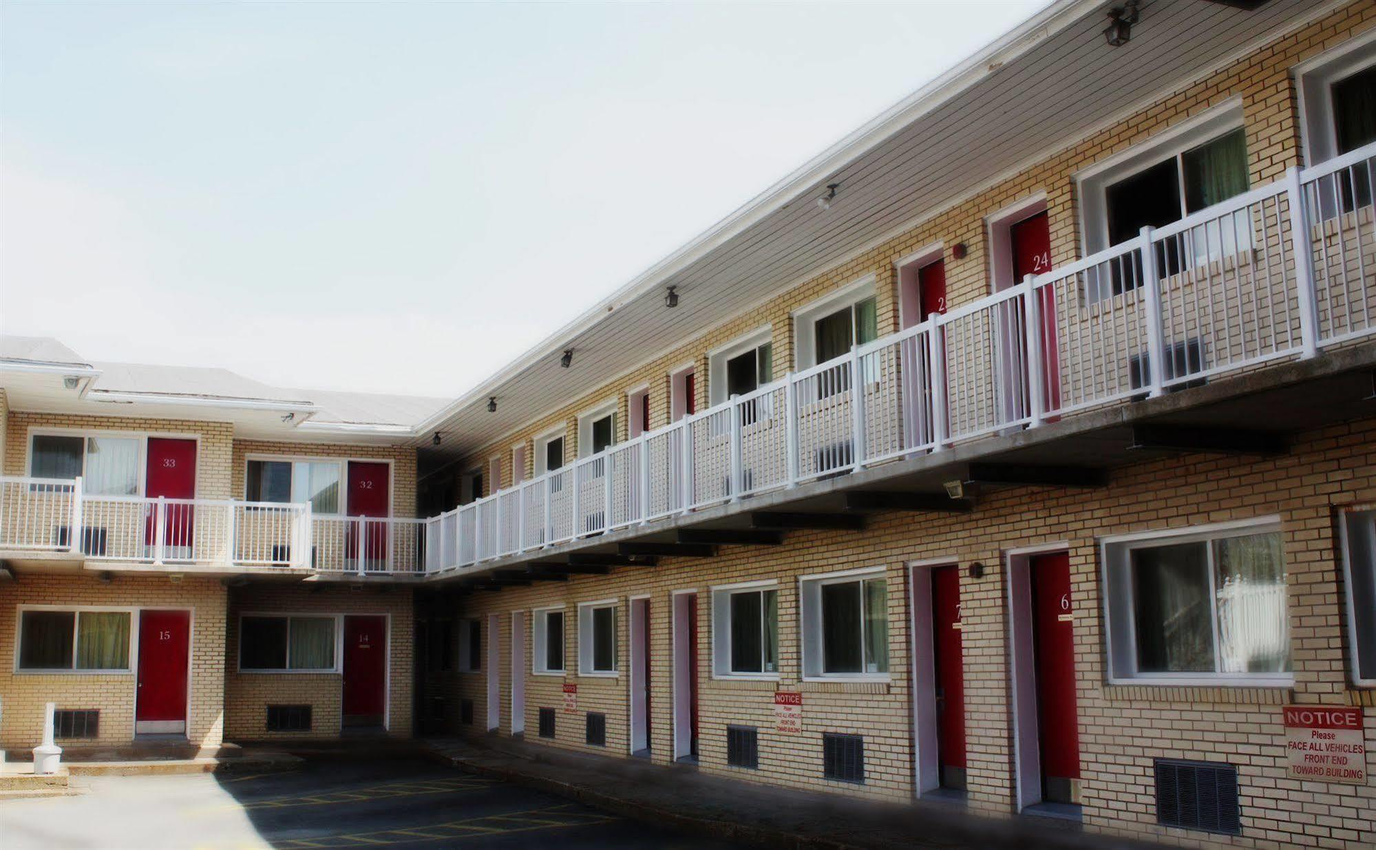 Lake City Motel Dartmouth Extérieur photo