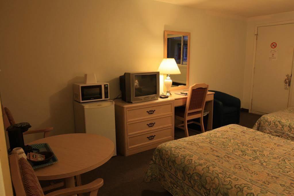 Lake City Motel Dartmouth Extérieur photo