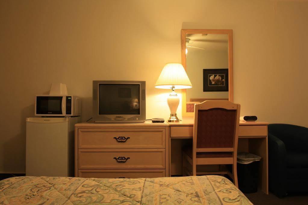 Lake City Motel Dartmouth Extérieur photo