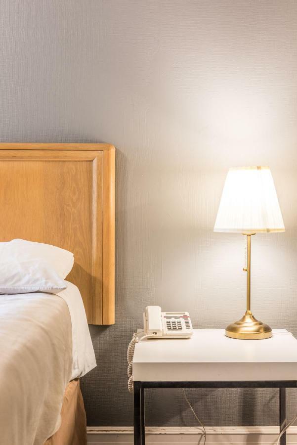 Lake City Motel Dartmouth Extérieur photo