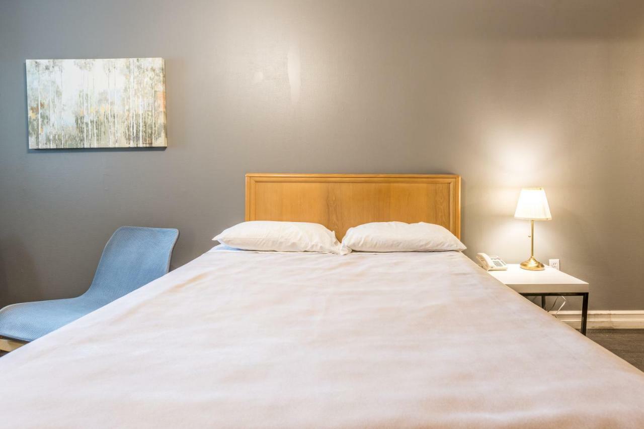 Lake City Motel Dartmouth Extérieur photo