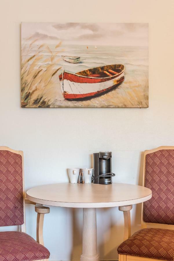 Lake City Motel Dartmouth Extérieur photo
